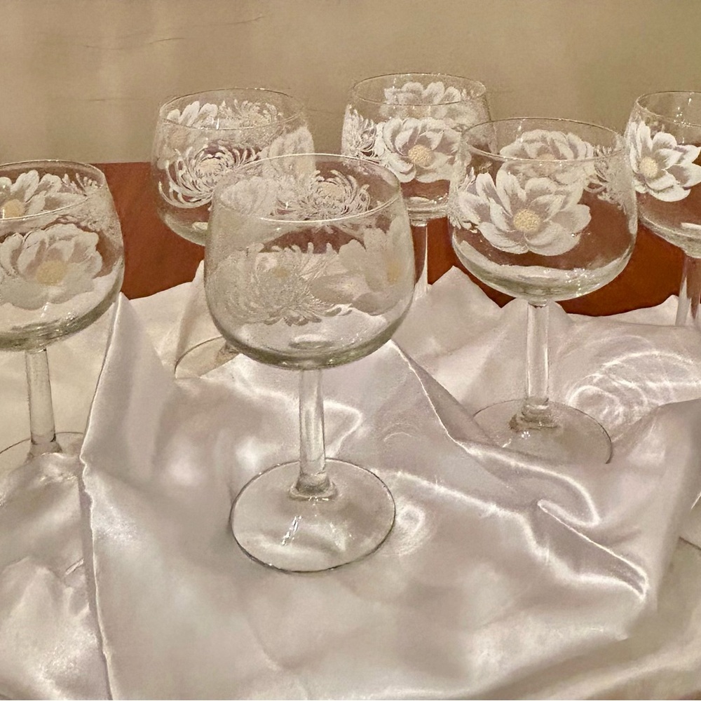 Noritake Design Hand-Painted Elegant Chrysanthemum White Floral - Set of 6